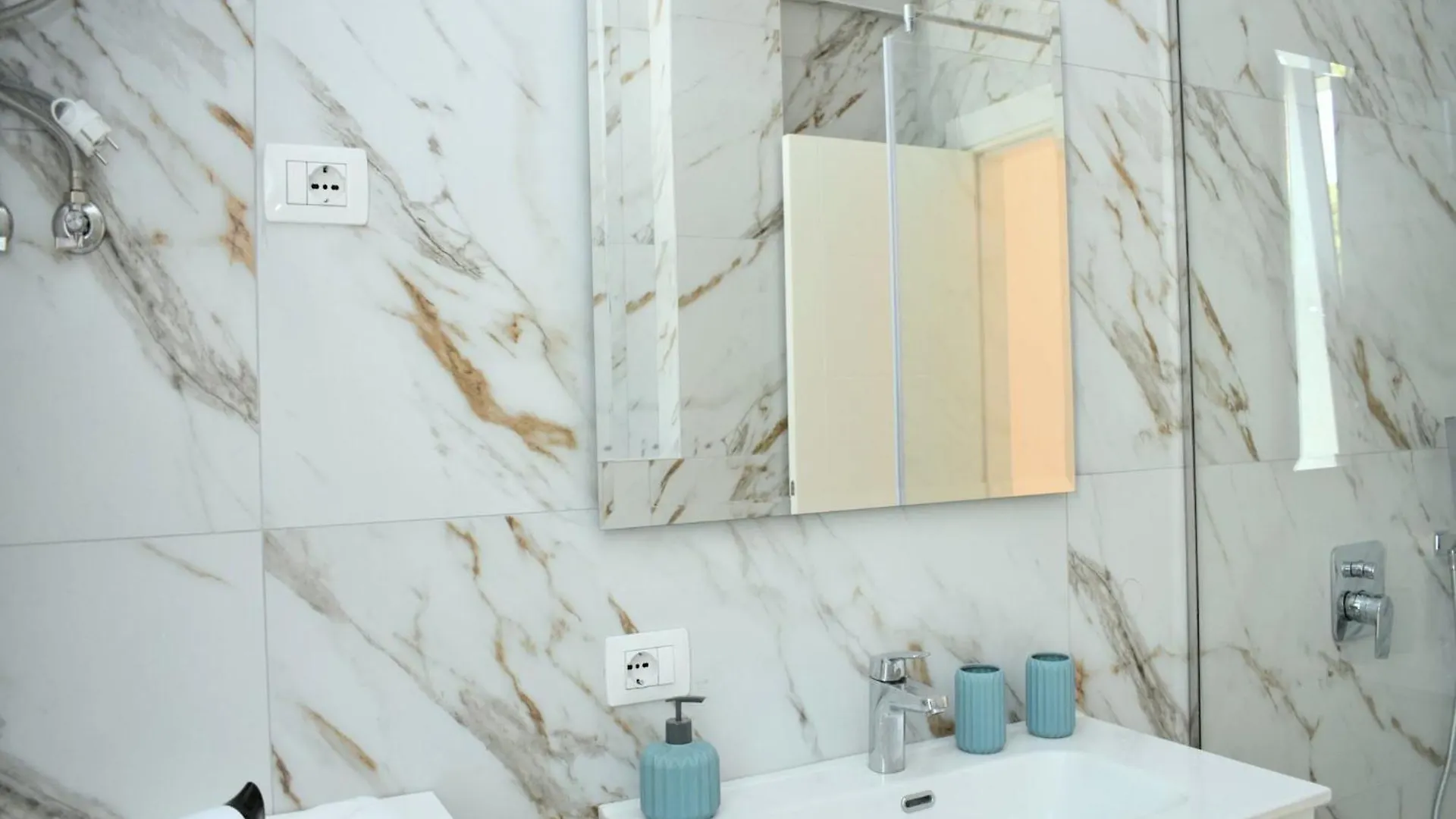 Beach Apartment For Seven Guests Plazhi San Pietro