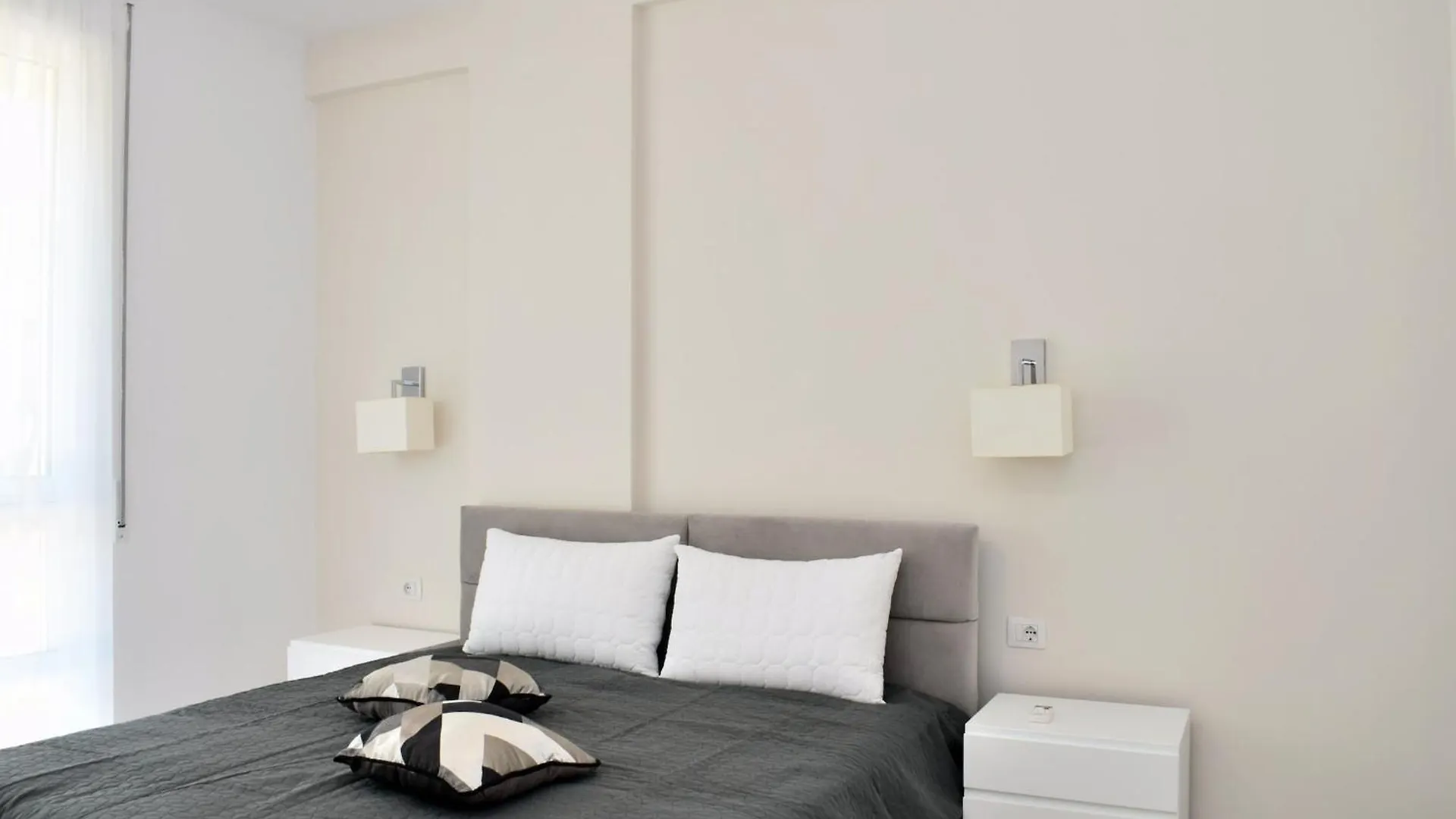 Beach Apartment For Seven Guests Plazhi San Pietro