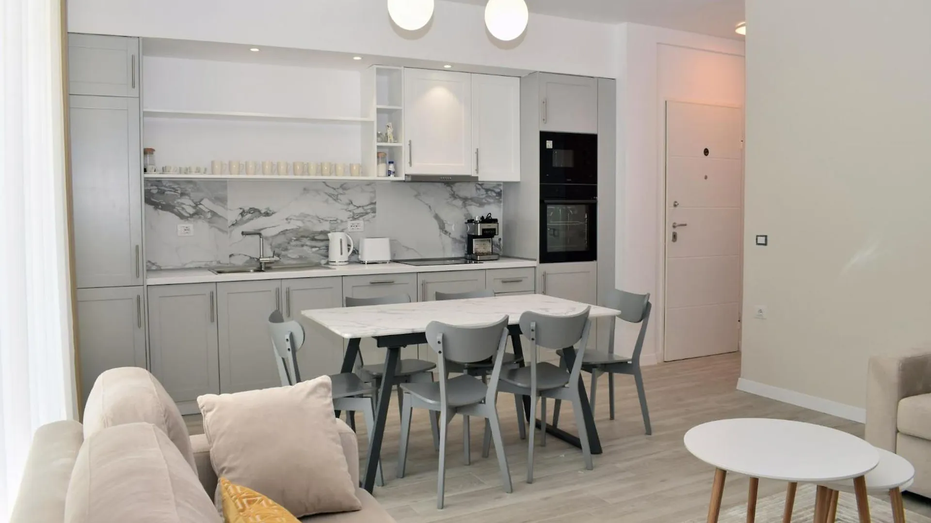 Beach Apartment For Seven Guests Plazhi San Pietro