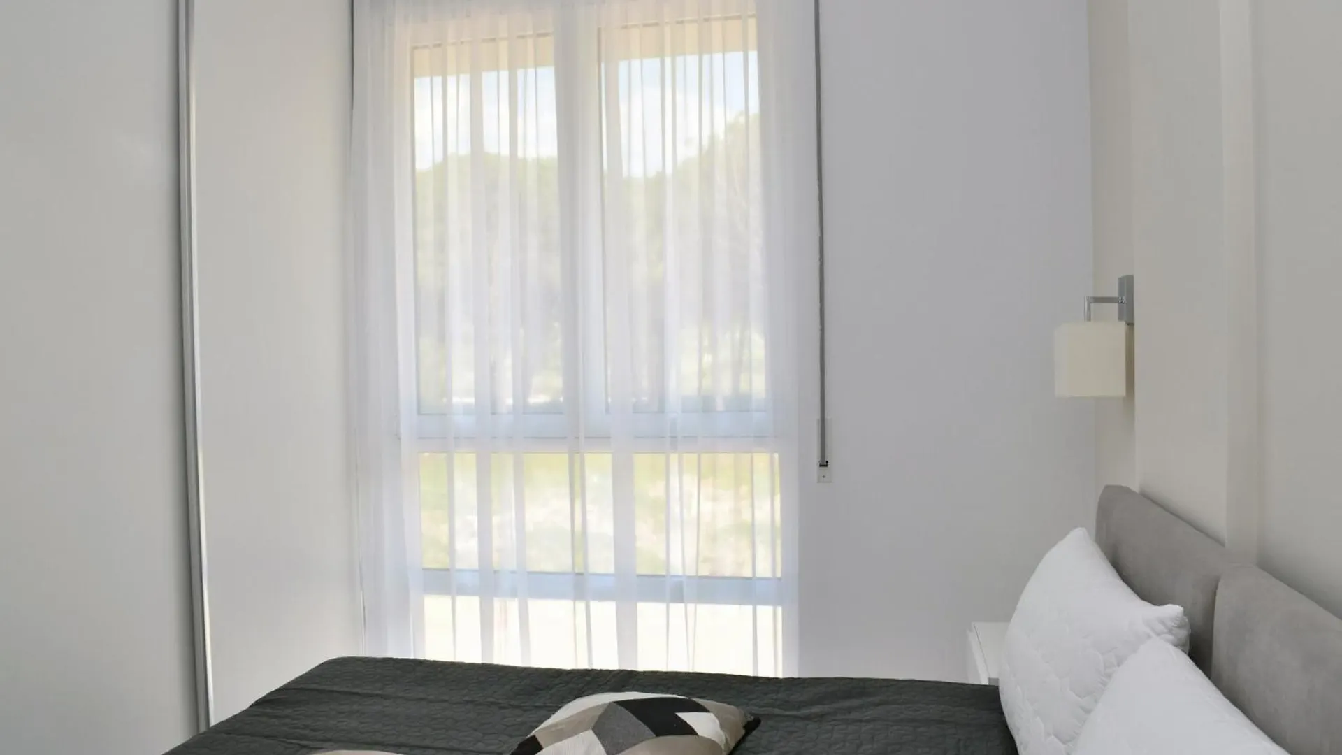 Beach Apartment For Seven Guests Plazhi San Pietro