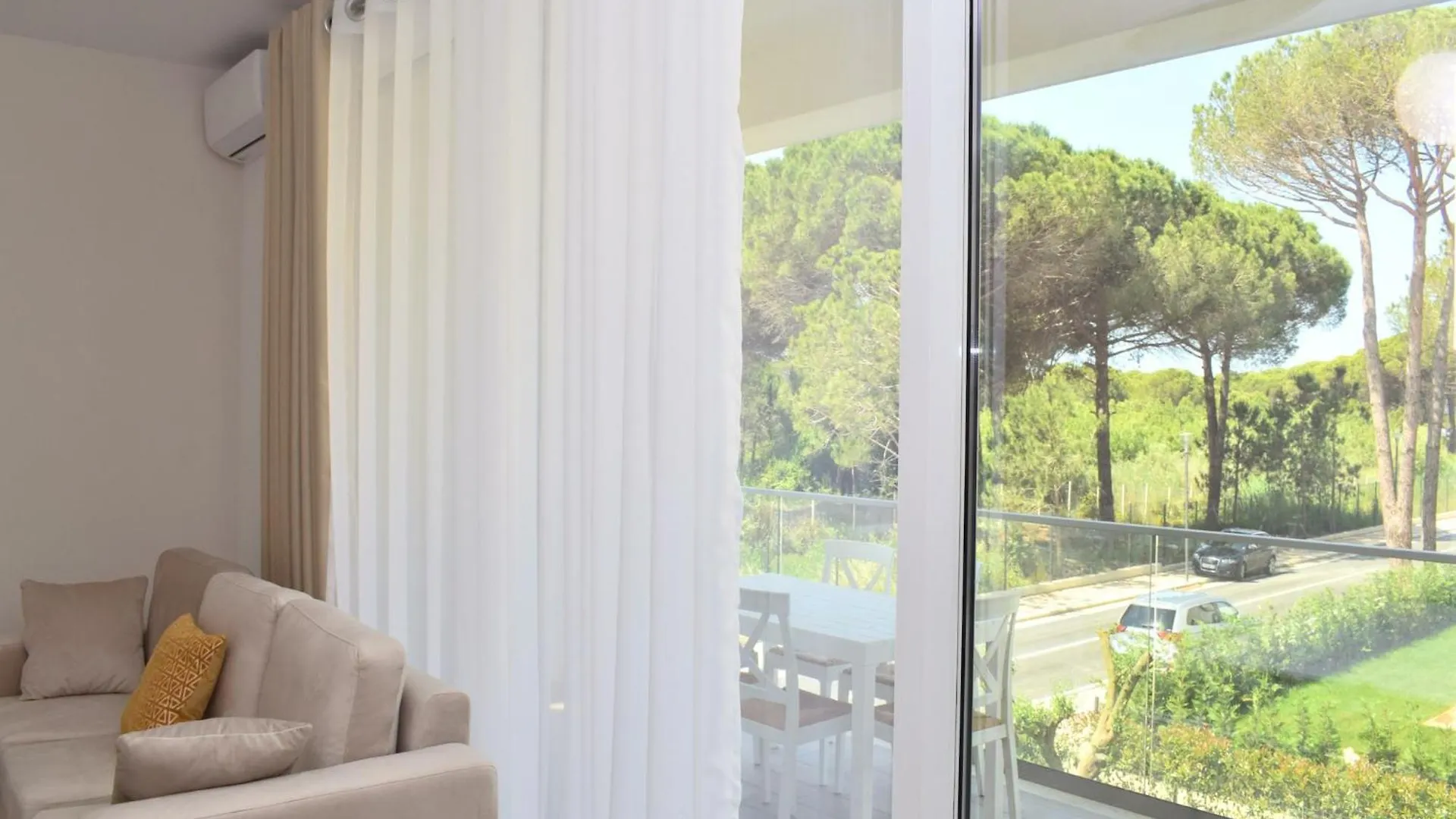 Beach Apartment For Seven Guests Plazhi San Pietro 0*,