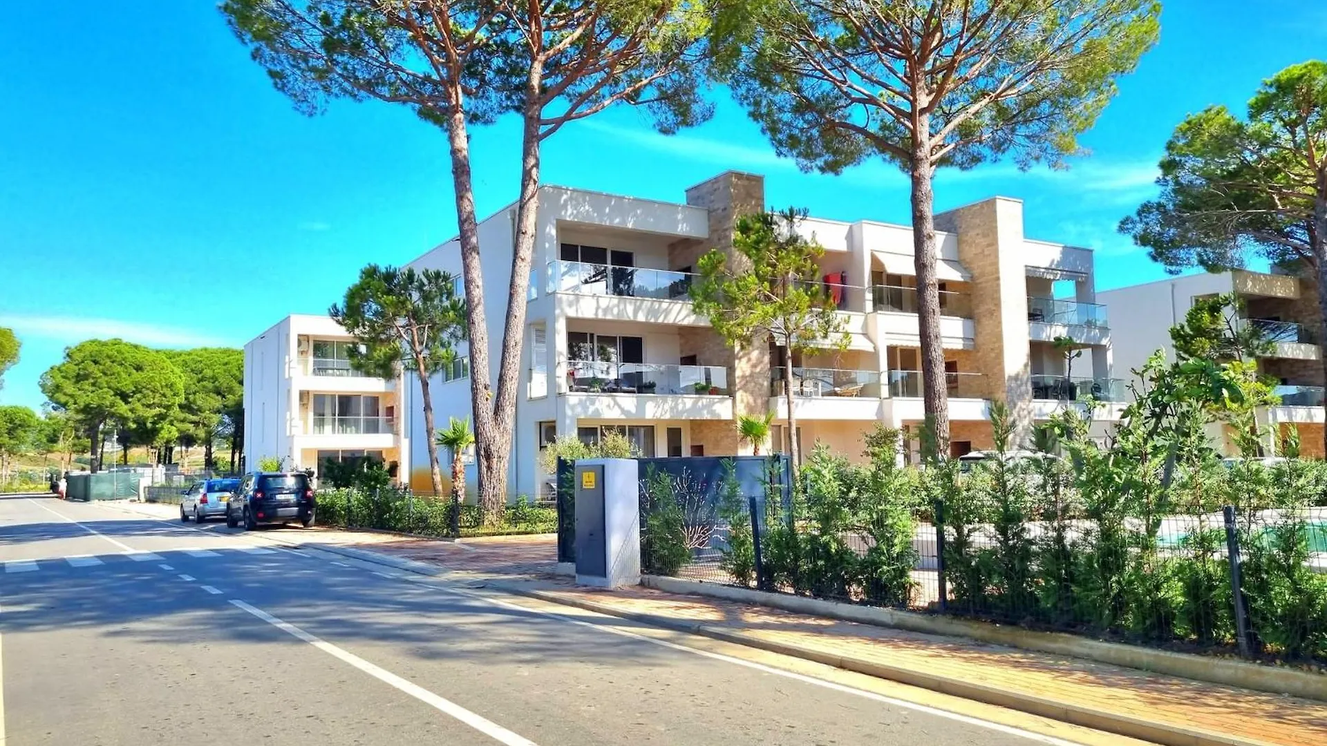 Beach Apartment For Seven Guests Plazhi San Pietro
