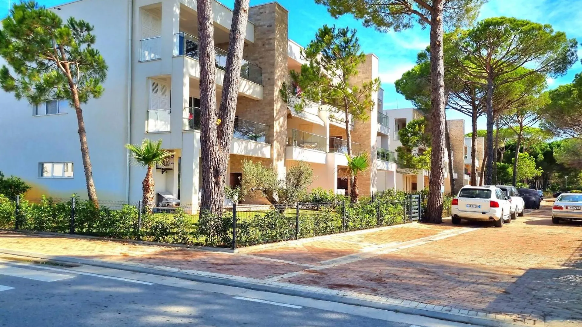 Beach Apartment For Seven Guests Plazhi San Pietro
