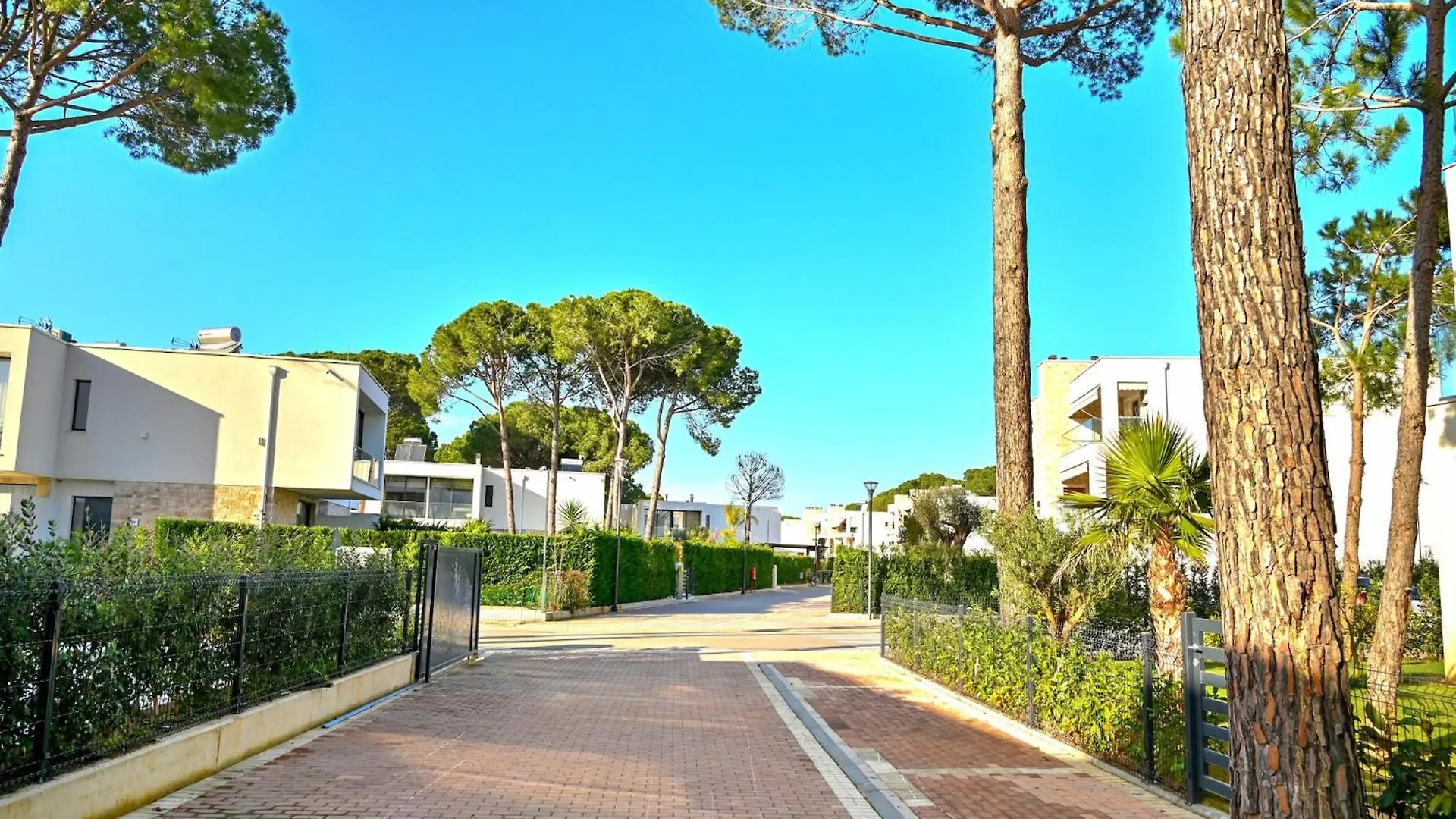 Beach Apartment For Seven Guests Plazhi San Pietro
